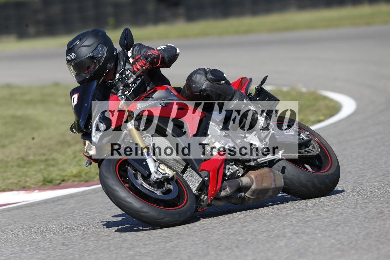 Archiv-2025/49 26.08.2025 Cornu Master School ADR/gruen-vert/0-1